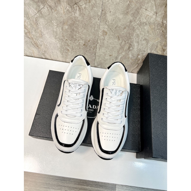 Pra*a casual shoes
